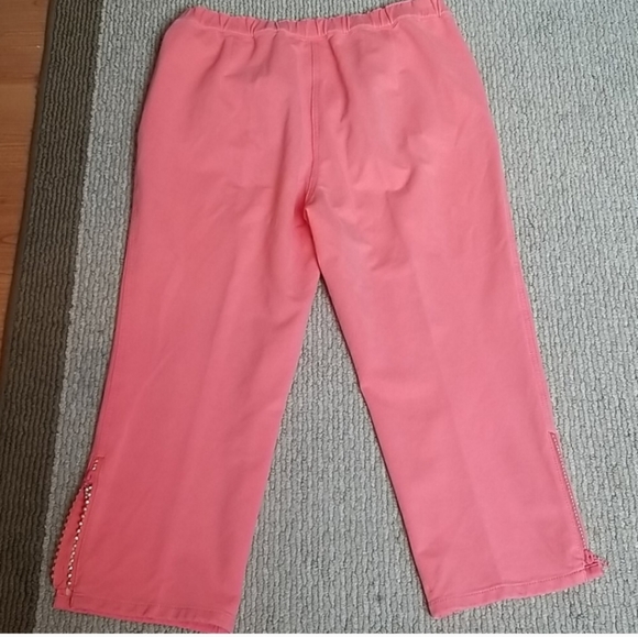 Dream Jeanne Blunged Joggers - Picture 7 of 7